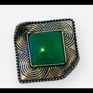 *Pre-Loved* Antique Silver Green Center Stone Ring